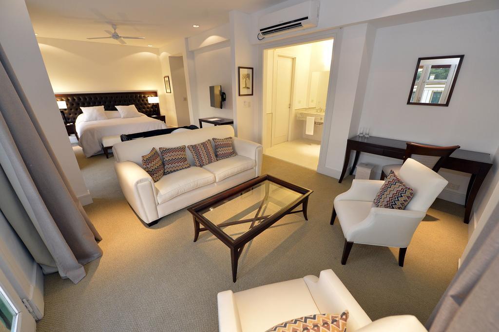 Real Hotel Lujan Luaran gambar