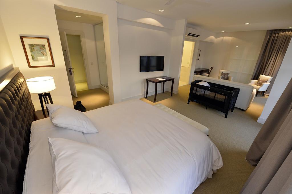 Real Hotel Lujan Luaran gambar