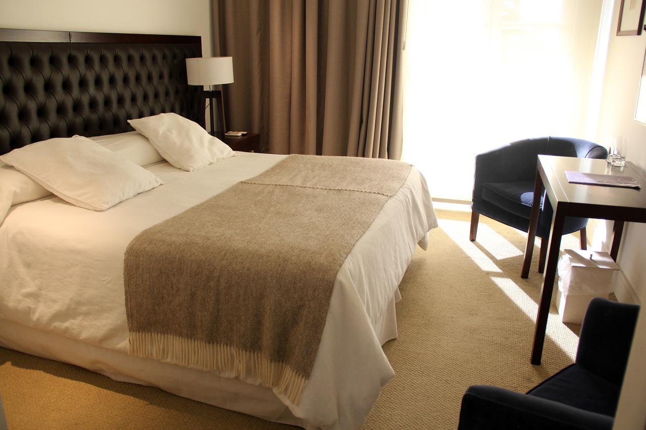Real Hotel Lujan Luaran gambar