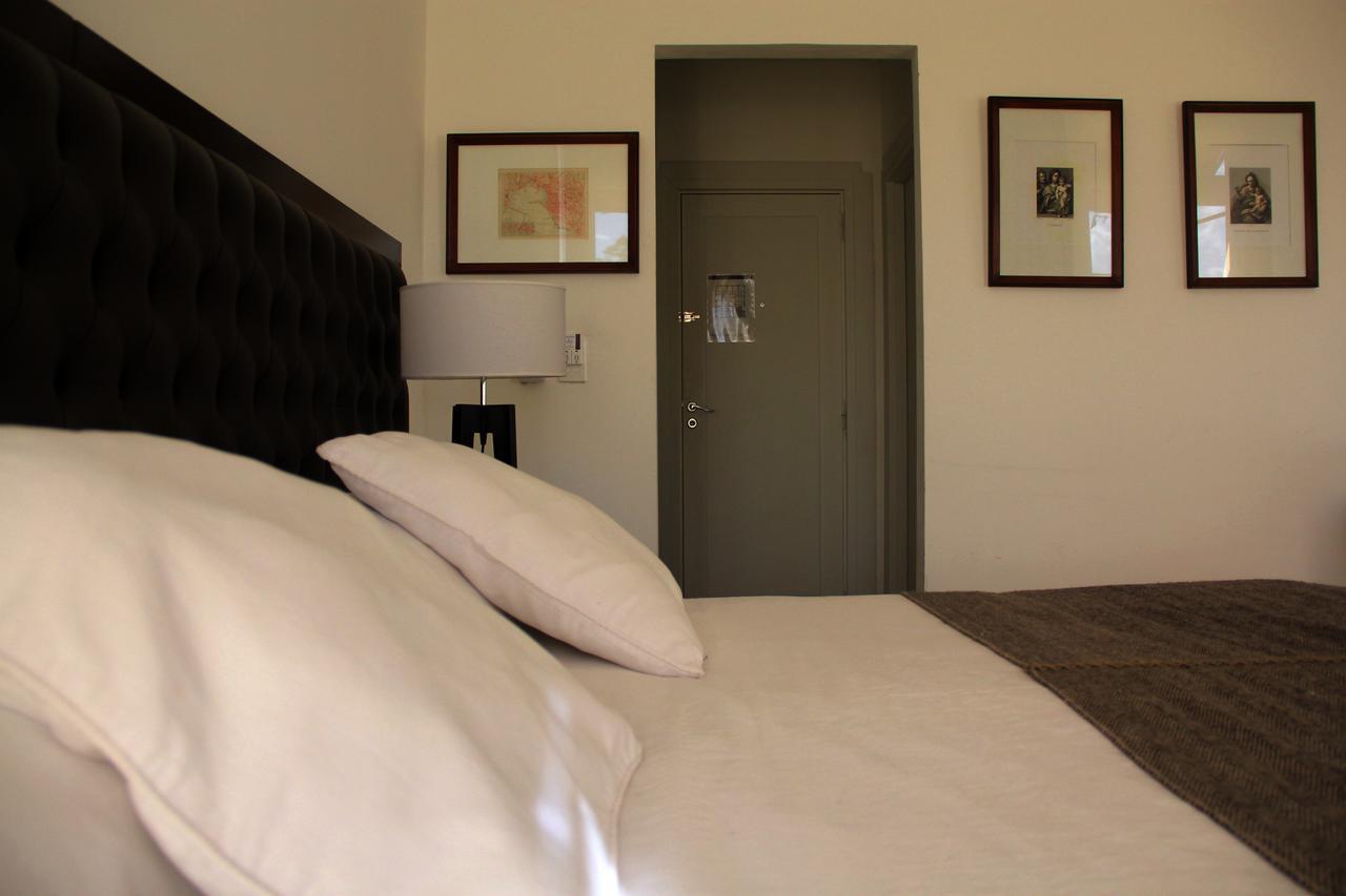 Real Hotel Lujan Luaran gambar