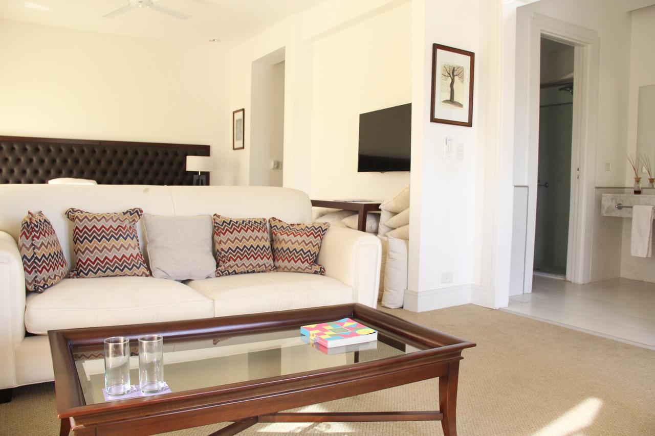 Real Hotel Lujan Luaran gambar