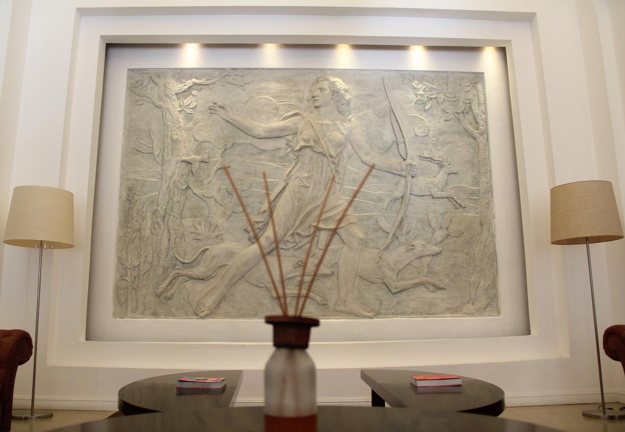 Real Hotel Lujan Luaran gambar